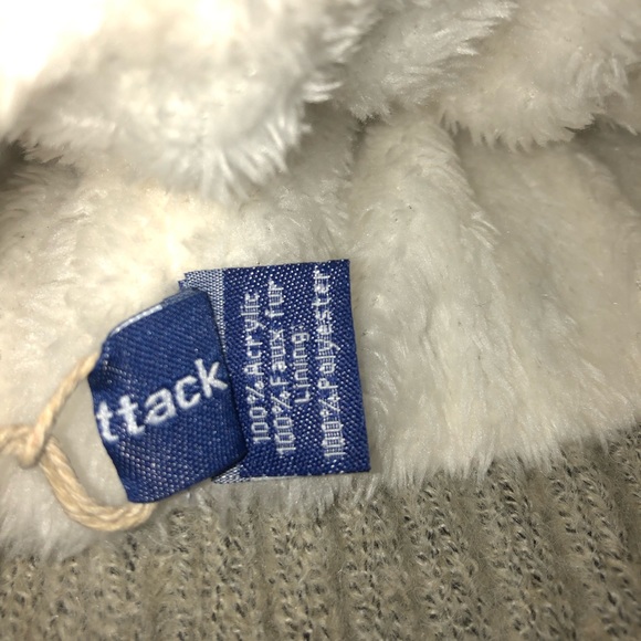 Hat attack City Beanie Oat Pom Pom beanie hat New with tags - Picture 3 of 6